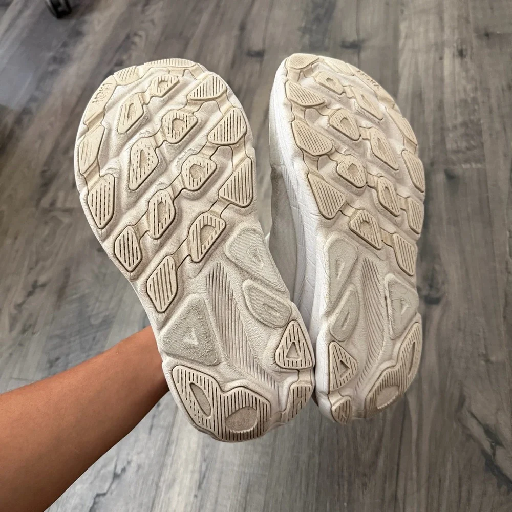 Hoka Clifton 9 – Women’s 8D (Wide) in White - Picture 4 of 9